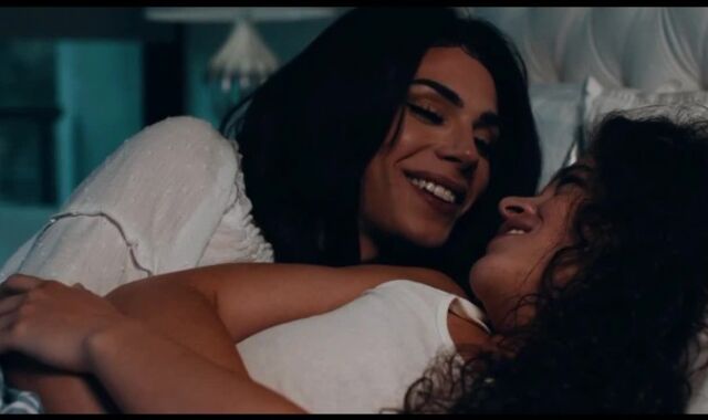 Luxurious transgender princess screws chick - Trans pokes nymph