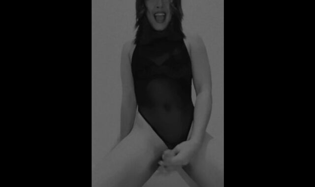 Transgirl Muddy chatting to you POINT OF VIEW then she jizz in your hatch