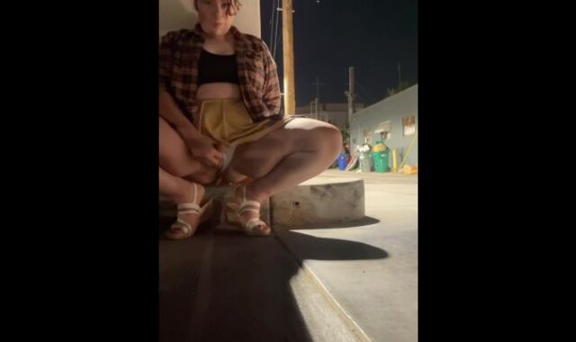 Join me on a night out on the town being sneaky and masturbating it in public