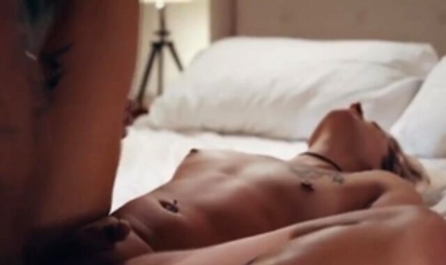 Crank chap Let By His gal-fellow Sista sans a condom Her wazoo