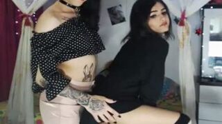 3 teenagers she-creatures Toying On webcamera