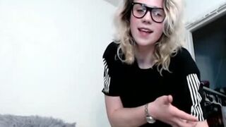 Small girl-stud ultra-cutie In Glasses Draining Her ginormous prick Until she pearl juice Shottting