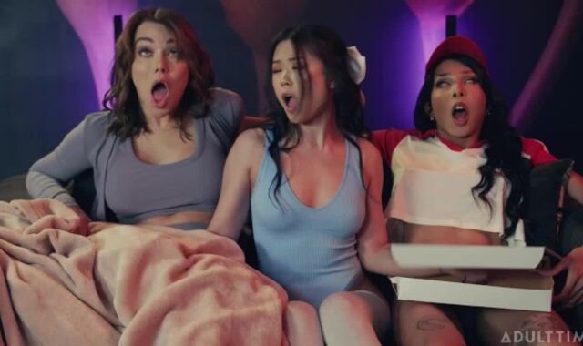 OOPSIE - Insane Girly-girl & Trans Pizza Delivery Damsel Valeria Atreides Shag Emma Rose! BOOTIE-SMASH FISTING